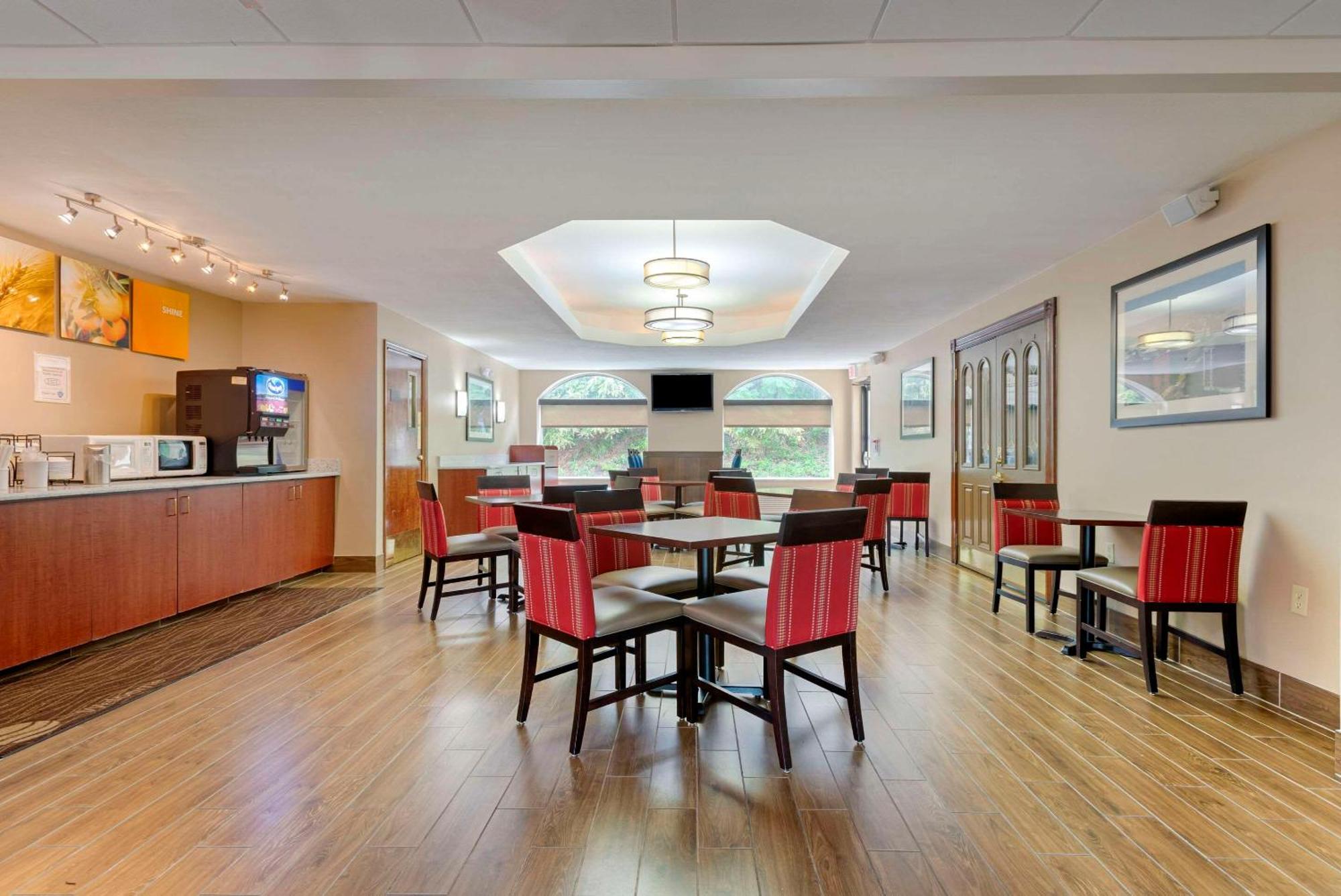 Comfort & Barre - Arena Hotel 2*